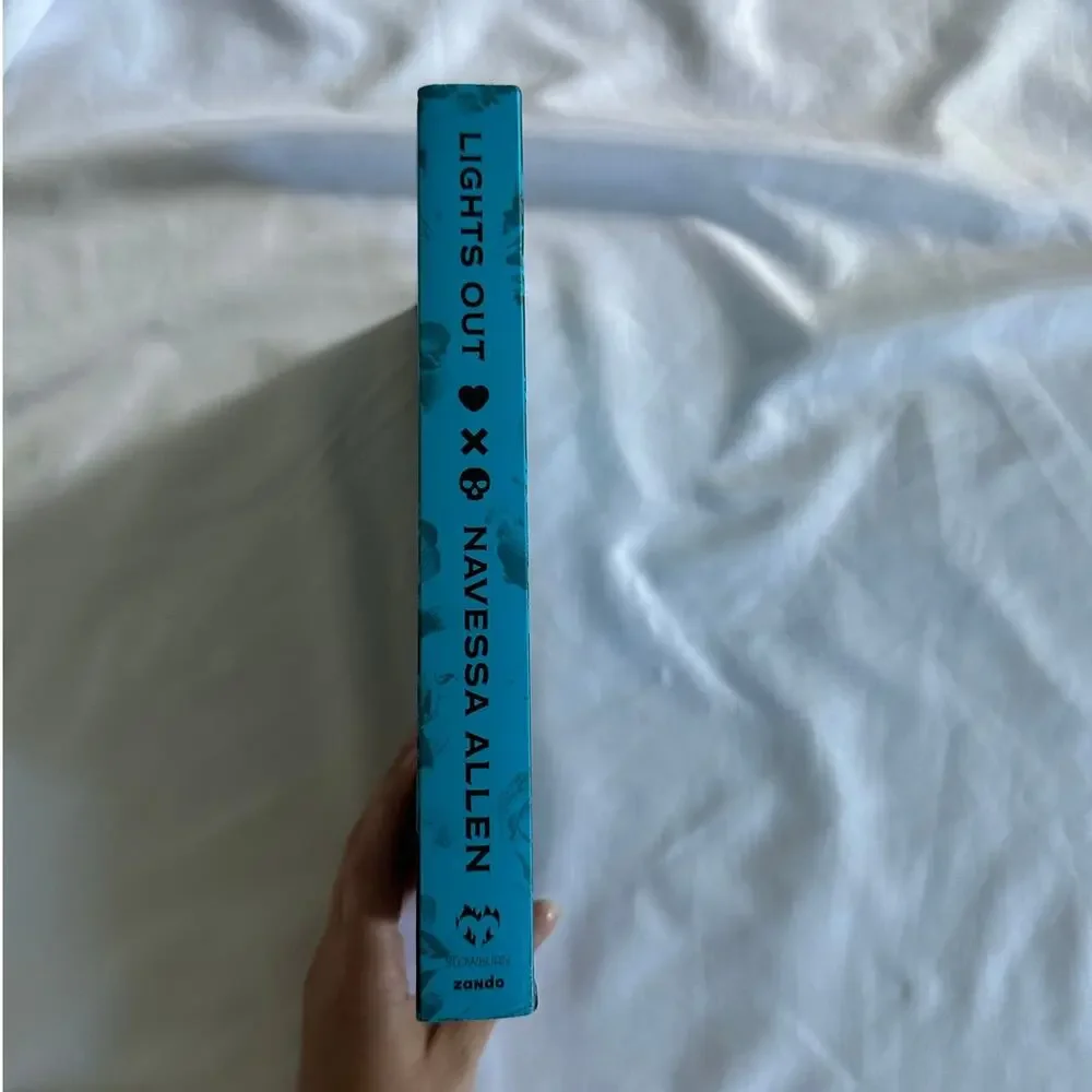 *Signed* Barnes & Noble Special Edition Lights Out By Navessa Allen